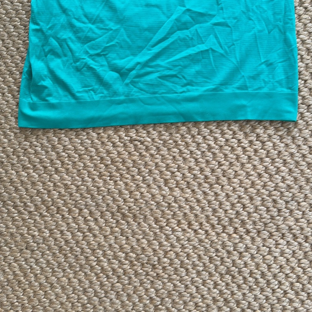Lululemon Green Relaxed Swiftly Long Sleeve Shirt - size 10 - Picture 4 of 6